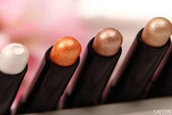 珠光眼影是什么意思 眼影珠光好看還是啞光好看 珠光眼影是什么意思 眼影珠光好看還是啞光好看