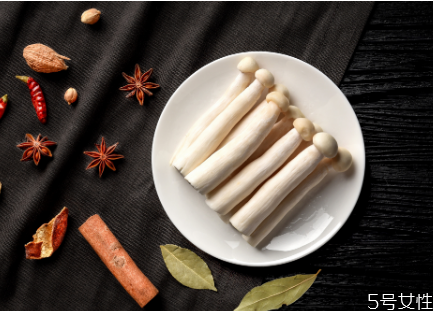 雞腿菇為什么炒出來(lái)苦 雞腿菇要煮多久才能熟
