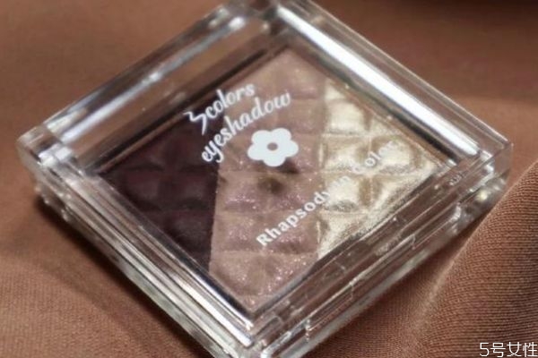 珠光眼影和啞光眼影的區(qū)別 眼影啞光or珠光誰(shuí)更好 珠光眼影和啞光眼影的區(qū)別 眼影啞光or珠光誰(shuí)更好