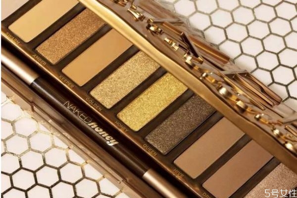 珠光眼影和啞光眼影的區(qū)別 眼影啞光or珠光誰(shuí)更好 珠光眼影和啞光眼影的區(qū)別 眼影啞光or珠光誰(shuí)更好