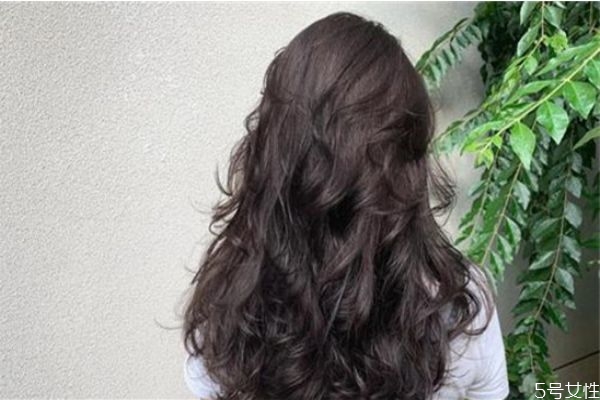 短發(fā)如何快速留長 頭發(fā)中分分久了禿了怎么辦 短發(fā)如何快速留長 頭發(fā)中分分久了禿了怎么辦