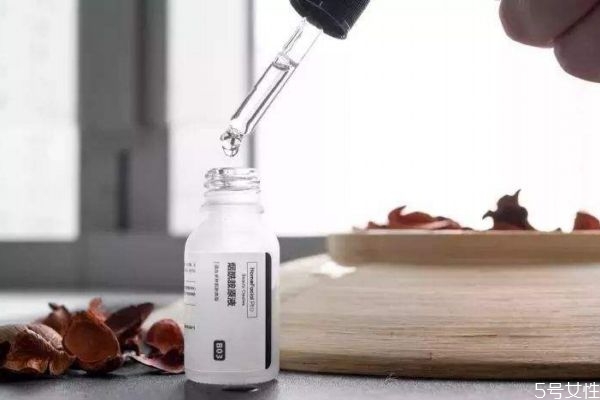 皮膚本身白可以用煙酰胺嗎 煙酰胺白天還是晚上用 皮膚本身白可以用煙酰胺嗎 煙酰胺白天還是晚上用