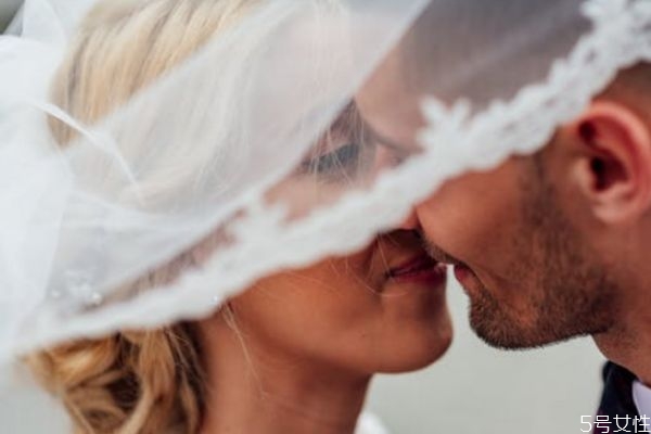 離婚要想清楚這三個(gè)問(wèn)題 對(duì)準(zhǔn)備離婚女人的忠告 離婚要想清楚這三個(gè)問(wèn)題 對(duì)準(zhǔn)備離婚女人的忠告