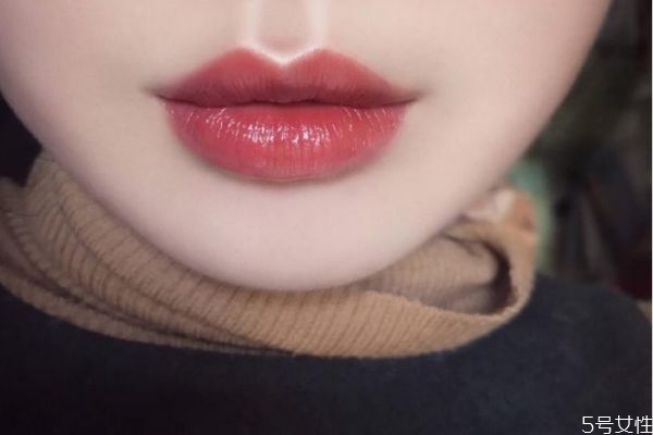 冬天涂啞光口紅還是滋潤 上班涂啞光還是亮的口紅 冬天涂啞光口紅還是滋潤 上班涂啞光還是亮的口紅