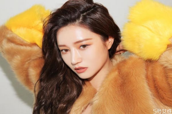 怎么把口紅涂成啞光 滋潤口紅涂出啞光效果 怎么把口紅涂成啞光 滋潤口紅涂出啞光效果