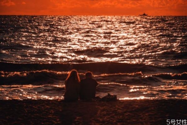 女人出軌說謊最準(zhǔn)的表現(xiàn) 女人出軌了最常說的話 女人出軌說謊最準(zhǔn)的表現(xiàn) 女人出軌了最常說的話