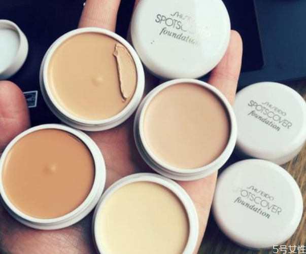 如何用遮瑕膏遮紋身 紋身怎么遮看不出來(lái)