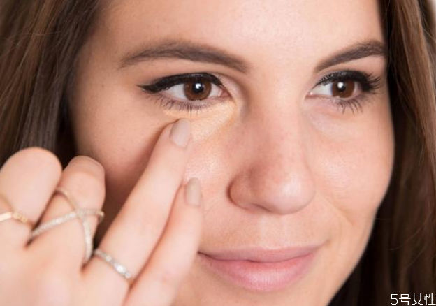 遮瑕膏可以替代粉底嗎 遮瑕膏的十大用途 遮瑕膏可以替代粉底嗎 遮瑕膏的十大用途