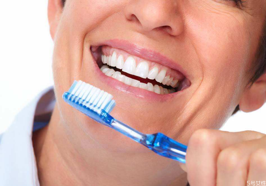 酵母粉可以刷牙嗎 酵母粉刷牙有什么副作用嗎 酵母粉可以刷牙嗎 酵母粉刷牙有什么副作用嗎