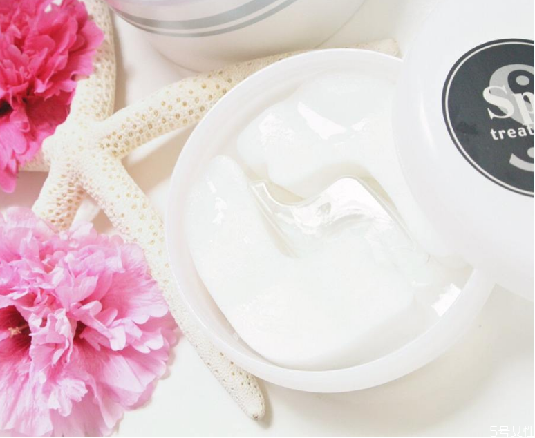 眼膜可以敷著睡覺(jué)嗎 眼膜敷一夜有什么后果