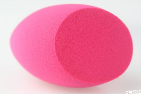 新買的美妝蛋要泡多長(zhǎng)時(shí)間 美妝蛋每次用完怎么保存合適