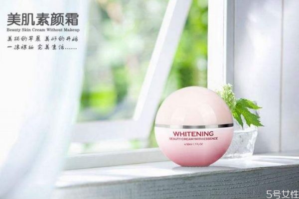 不化妝只涂素顏霜可以嗎 只涂素顏霜就出門嗎 不化妝只涂素顏霜可以嗎 只涂素顏霜就出門嗎