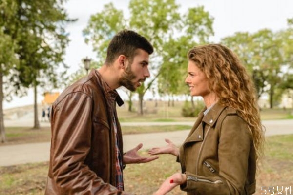 婆媳吵架老公怎么處理 男人處理婆媳關(guān)系大忌 婆媳吵架老公怎么處理 男人處理婆媳關(guān)系大忌