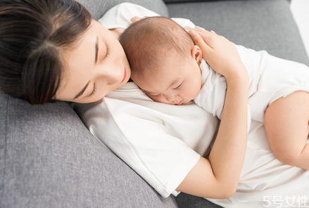 媽媽腹瀉可以母乳喂養(yǎng)嗎 媽媽腹瀉好了多久可以母乳喂養(yǎng) 媽媽腹瀉可以母乳喂養(yǎng)嗎 媽媽腹瀉好了多久可以母乳喂養(yǎng)