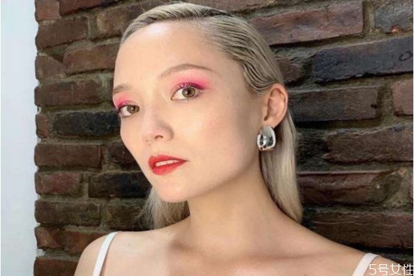 一個晚上不卸妝會怎么樣 晚上睡覺不卸妝會怎樣 一個晚上不卸妝會怎么樣 晚上睡覺不卸妝會怎樣