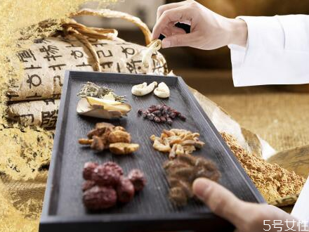 四物湯經(jīng)前喝還是經(jīng)后喝 四物湯哺乳期能喝嗎 四物湯經(jīng)前喝還是經(jīng)后喝 四物湯哺乳期能喝嗎