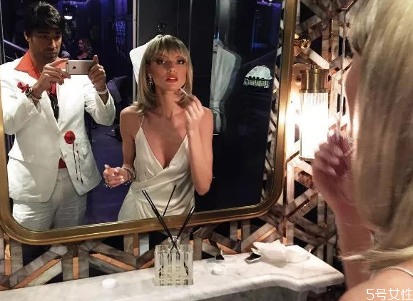 萬圣節(jié)怎么化妝 萬圣節(jié)簡(jiǎn)單好看妝容 萬圣節(jié)怎么化妝 萬圣節(jié)簡(jiǎn)單好看妝容