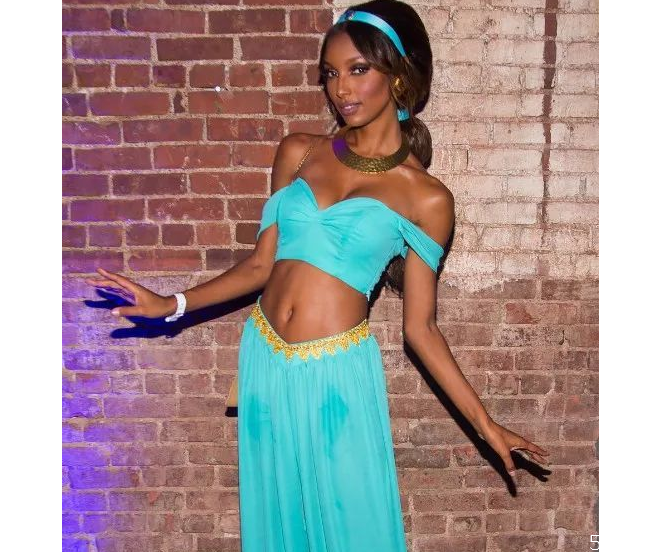 萬圣節(jié)怎么化妝 萬圣節(jié)簡(jiǎn)單好看妝容 萬圣節(jié)怎么化妝 萬圣節(jié)簡(jiǎn)單好看妝容