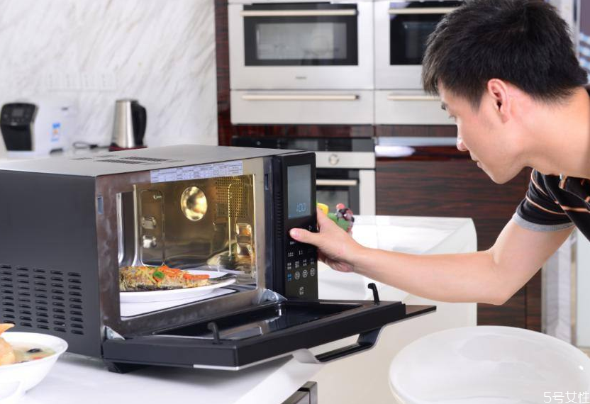 微波爐熱雞蛋為什么會(huì)爆炸 微波爐熱雞蛋如何不炸