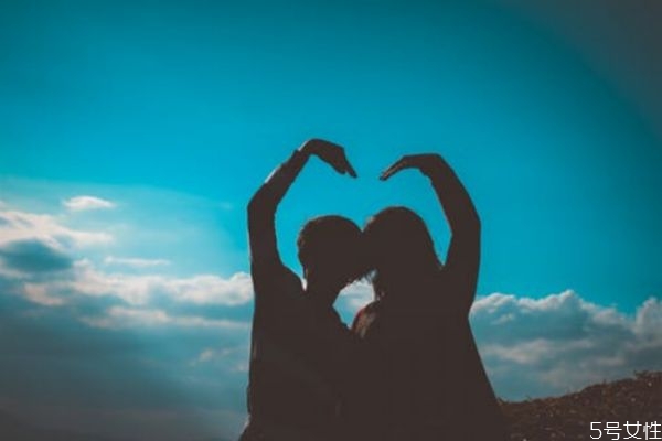 出軌后復(fù)合能過得好嗎 出軌了必須選擇離婚嗎 出軌后復(fù)合能過得好嗎 出軌了必須選擇離婚嗎