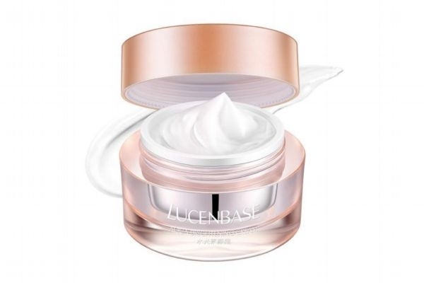 素顏霜晚上不洗行嗎 素顏霜脫妝太快怎么解決 素顏霜晚上不洗行嗎 素顏霜脫妝太快怎么解決