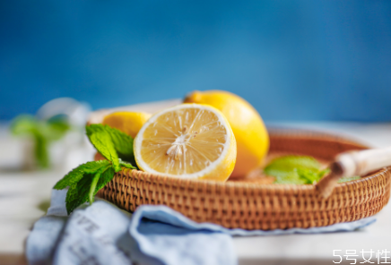 胃食道逆流吃什么食物好 胃食道逆流不能吃什么 胃食道逆流吃什么食物好 胃食道逆流不能吃什么