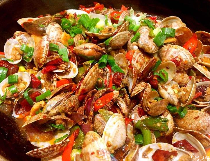 花甲怎么清洗內(nèi)臟 花甲吐沙要多長時(shí)間