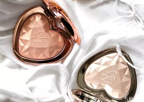 高光粉浮粉怎么回事 高光粉可以用什么代替 高光粉浮粉怎么回事 高光粉可以用什么代替