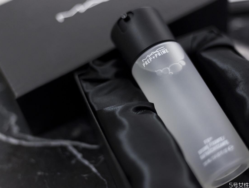 爽膚水噴霧可以定妝嗎 爽膚水噴霧如何定妝 爽膚水噴霧可以定妝嗎 爽膚水噴霧如何定妝