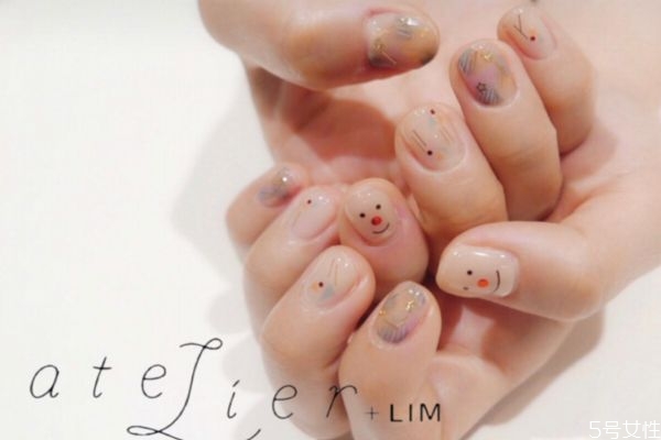 涂甲油膠的正確順序 沒(méi)有照燈怎么弄干甲油膠 涂甲油膠的正確順序 沒(méi)有照燈怎么弄干甲油膠