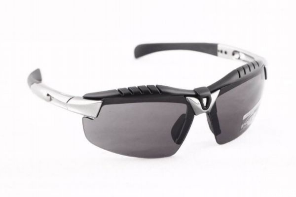 運(yùn)動眼鏡度數(shù)如何配 運(yùn)動眼鏡和普通眼鏡的區(qū)別 運(yùn)動眼鏡度數(shù)如何配 運(yùn)動眼鏡和普通眼鏡的區(qū)別