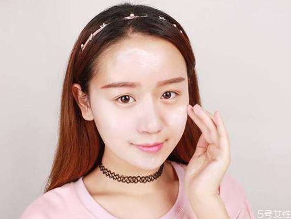 素顏霜怎么卸妝 只涂素顏霜用什么卸妝好 素顏霜怎么卸妝 只涂素顏霜用什么卸妝好