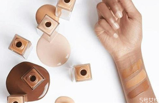 中性一白和黃一白哪個白 怎么判斷自己的膚色幾號 中性一白和黃一白哪個白 怎么判斷自己的膚色幾號