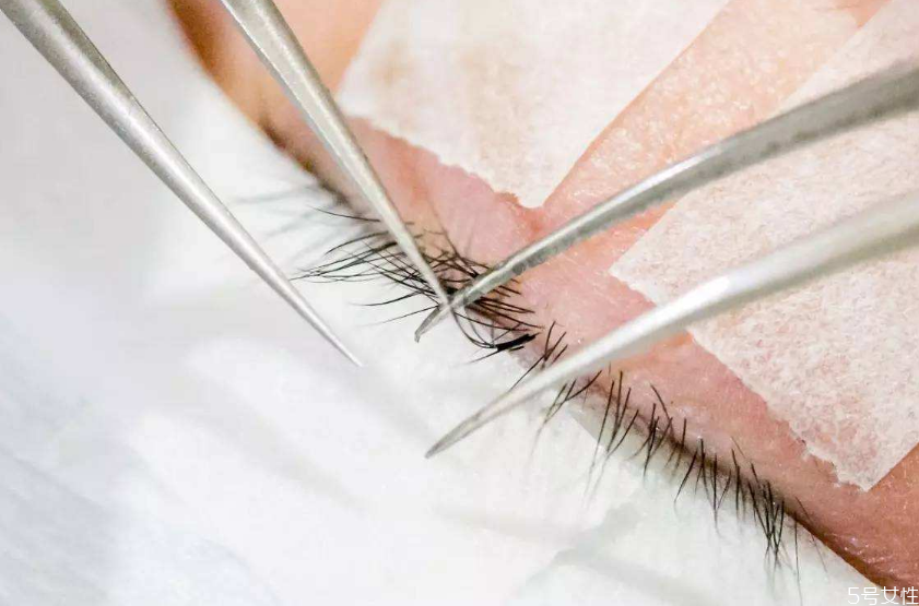 嫁接睫毛多久補(bǔ)第二次 嫁接睫毛什么時候補(bǔ)