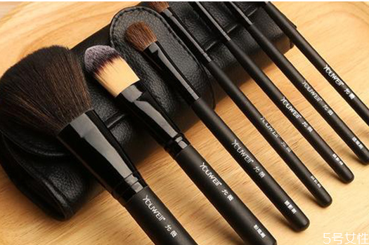 化妝刷有多少支 化妝刷要不要買(mǎi)一套