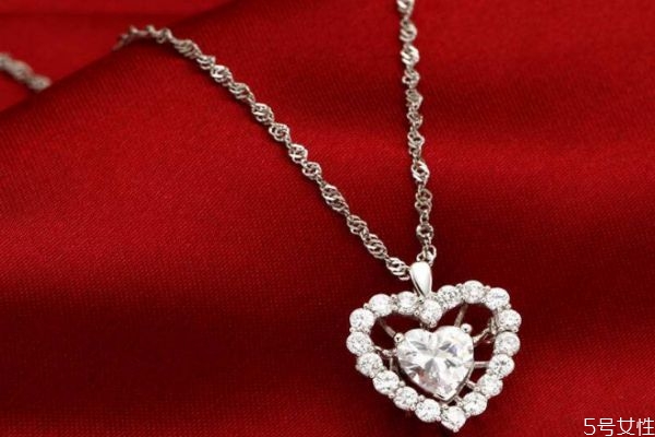 s925銀是純銀嗎 s925項(xiàng)鏈變黑了怎么辦 s925銀是純銀嗎 s925項(xiàng)鏈變黑了怎么辦