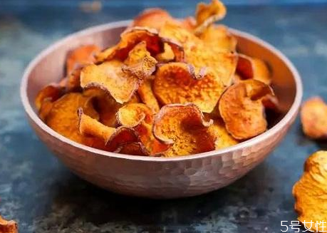 無(wú)油紅薯片怎么做好吃 烤箱怎么烤紅薯片 無(wú)油紅薯片怎么做好吃 烤箱怎么烤紅薯片