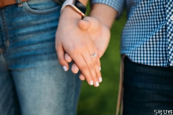 怎么讓老公和小三鬧矛盾 聰明的女人結(jié)束婚外情 怎么讓老公和小三鬧矛盾 聰明的女人結(jié)束婚外情