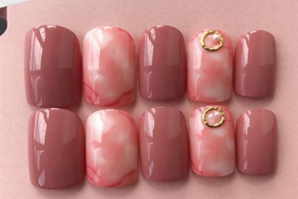 貼甲片全貼好還是半貼好 貼甲片全貼和半貼的區(qū)別