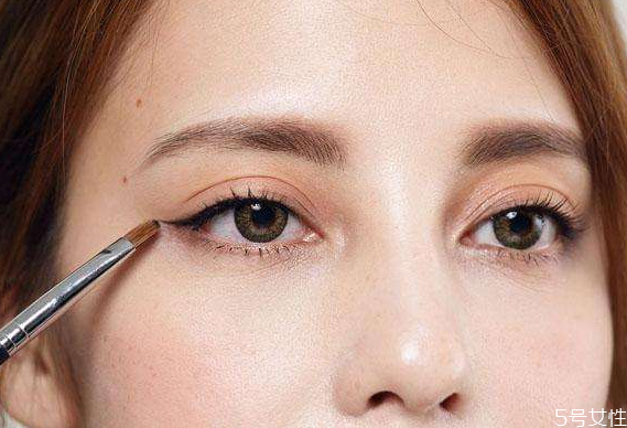 眼線二次補色最佳時間 紋眼線眼睛腫了怎么辦 眼線二次補色最佳時間 紋眼線眼睛腫了怎么辦