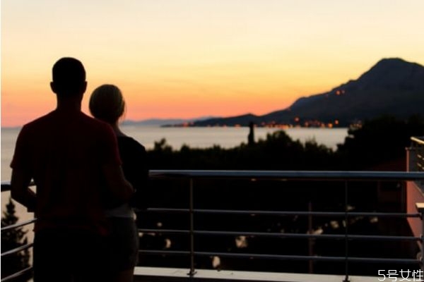 如何擊退老公曖昧對象 已婚男人保護情人的做法 如何擊退老公曖昧對象 已婚男人保護情人的做法