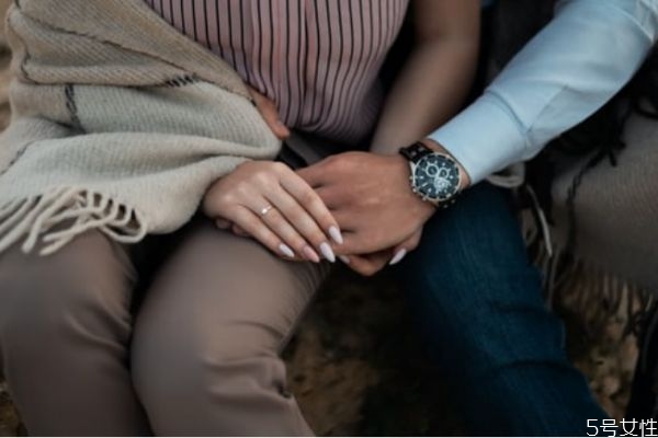 出軌被周?chē)酥涝趺崔k 婚內(nèi)出軌被別人知道了 出軌被周?chē)酥涝趺崔k 婚內(nèi)出軌被別人知道了