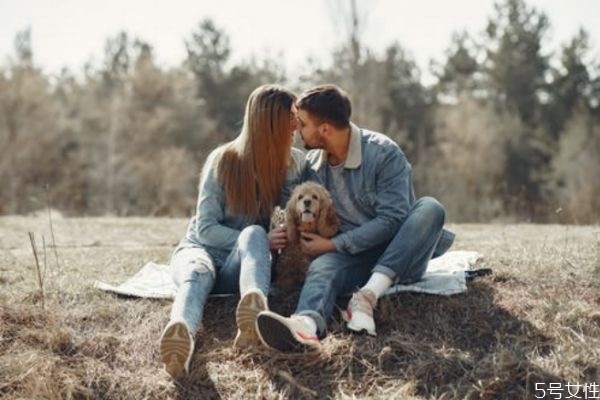 出軌被周?chē)酥涝趺崔k 婚內(nèi)出軌被別人知道了 出軌被周?chē)酥涝趺崔k 婚內(nèi)出軌被別人知道了