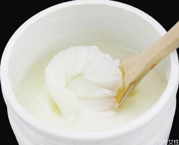 厚涂凡士林可以去黑頭嗎 凡士林擦臉會(huì)堵塞毛孔嗎 厚涂凡士林可以去黑頭嗎 凡士林擦臉會(huì)堵塞毛孔嗎