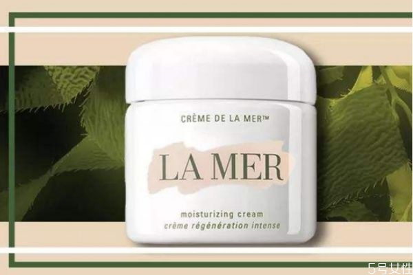 面霜乳霜凝霜的區(qū)別 乳霜和凝霜哪個更保濕