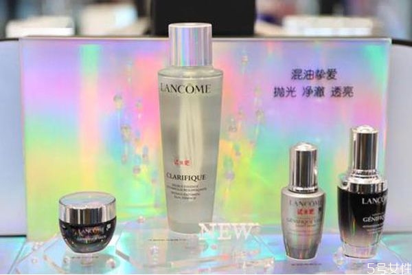 蘭蔻極光水和小黑瓶使用順序 蘭蔻極光水和肌底液順序 蘭蔻極光水和小黑瓶使用順序 蘭蔻極光水和肌底液順序