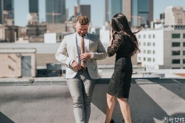 男人珍惜什么樣的情人 男人對情人負(fù)責(zé)的表現(xiàn) 男人珍惜什么樣的情人 男人對情人負(fù)責(zé)的表現(xiàn)