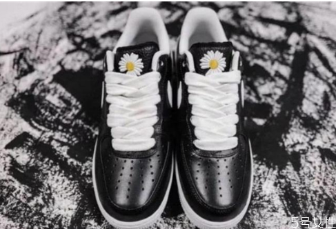 af1權(quán)志龍怎么刮 af1權(quán)志龍怎么鑒別 af1權(quán)志龍怎么刮 af1權(quán)志龍怎么鑒別