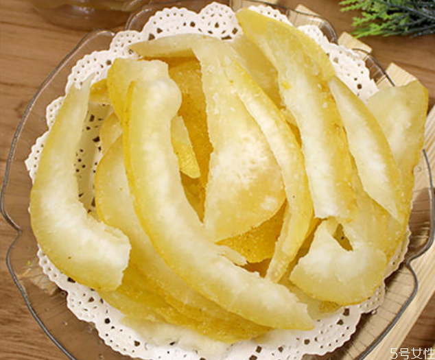 柚子糖怎么才能起糖霜 柚子皮糖的制作方法 柚子糖怎么才能起糖霜 柚子皮糖的制作方法