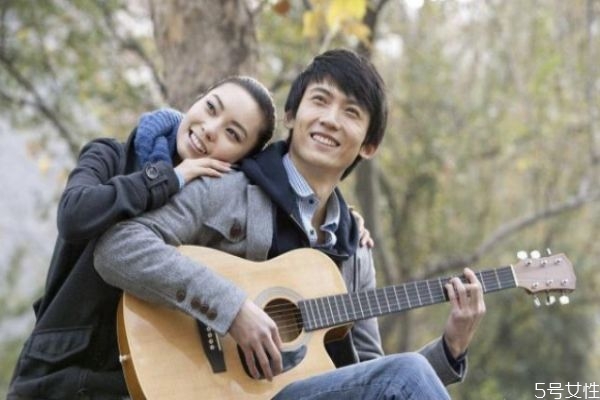 男生對你沒意思的表現(xiàn) 男人見到喜歡的人反應(yīng) 男生對你沒意思的表現(xiàn) 男人見到喜歡的人反應(yīng)